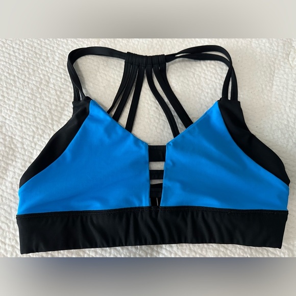 PINK Victoria’s Secret: Ultimate Unlined Sports Bra- Size Medium - Picture 6 of 8